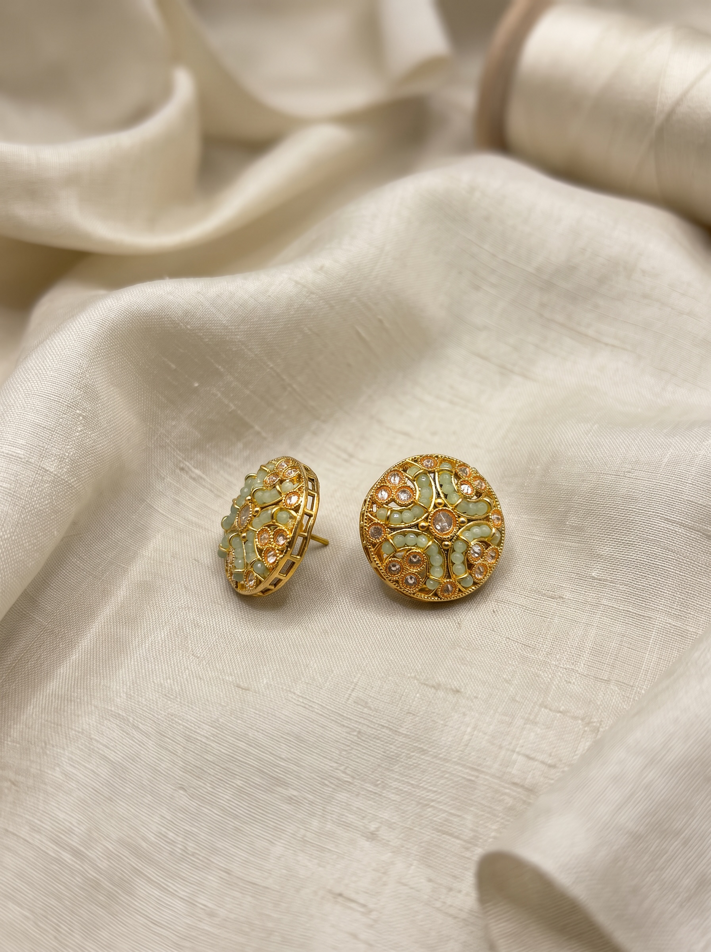 Meera Thoda Studs
