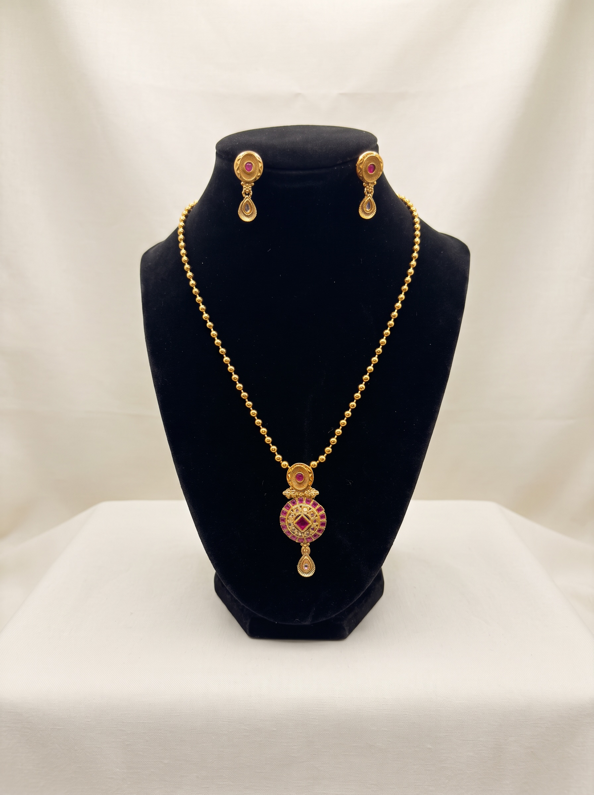Round Pendant Necklace