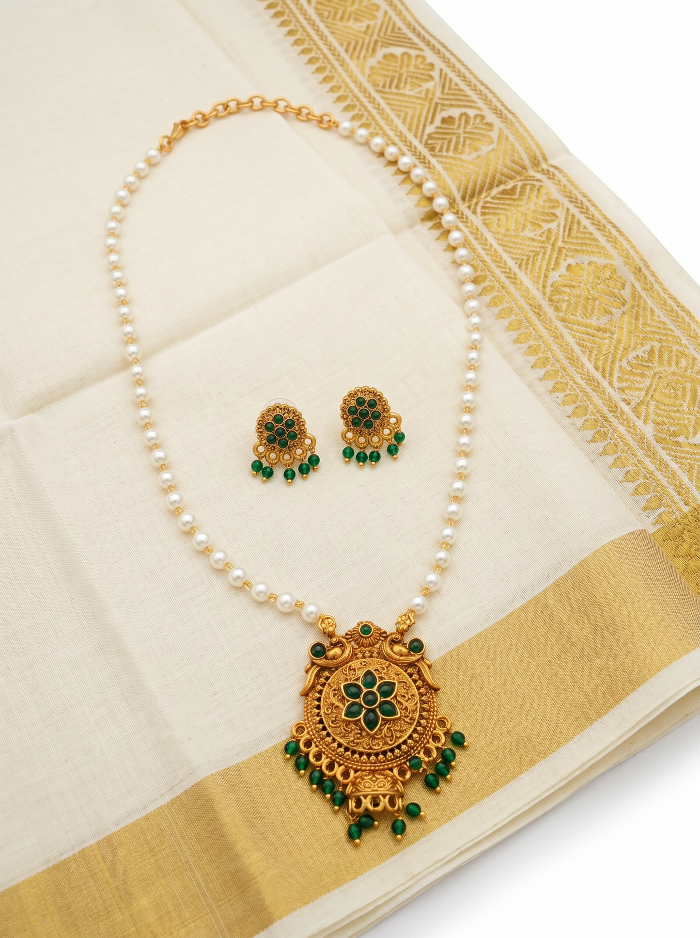 Anvika Emerald Pearl Pendant Necklace Set