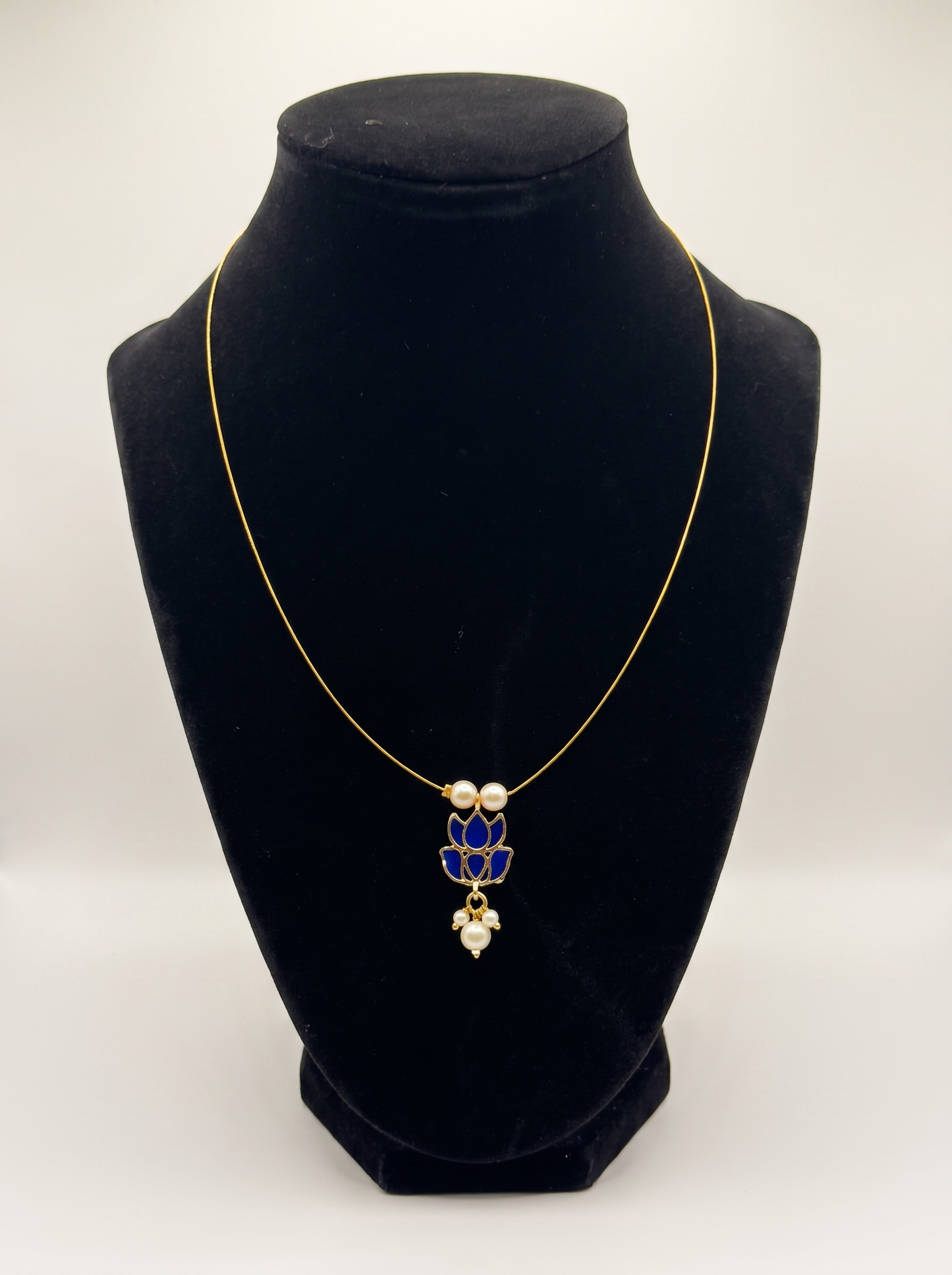 Invisible Chain Necklace with Lotus Pendant – 9 Colour Styles