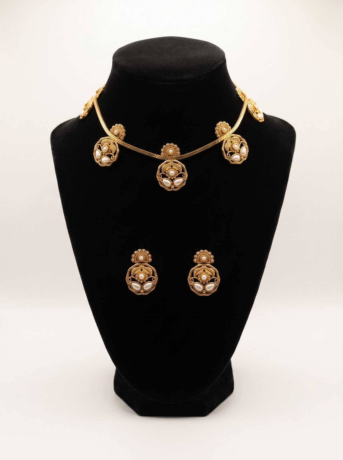 Heritage Petal Necklace Set