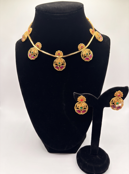 Heritage Petal Necklace Set