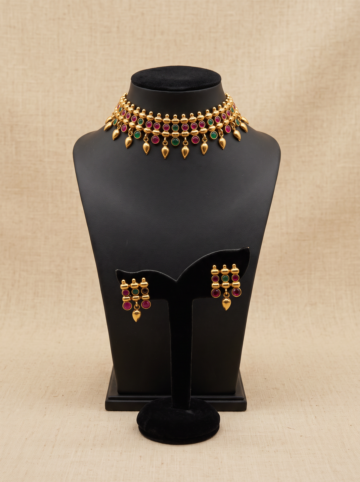 Ruby and Emerald Elakkathali Choker Set(Standard)
