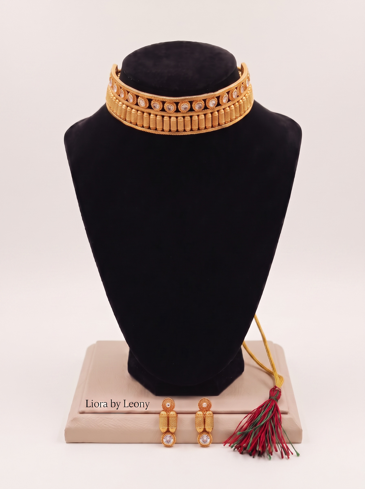 Antique Gold tone Kundan Choker Set