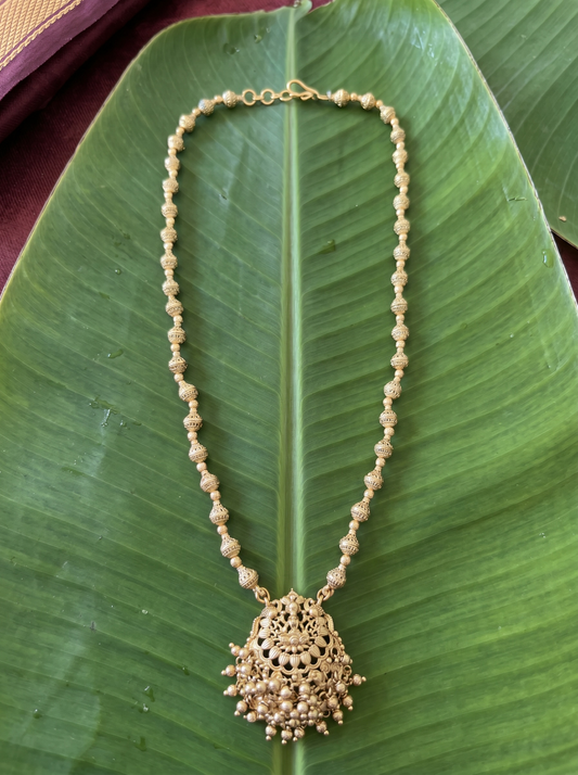 Anvika Antique Pendant Necklace Set