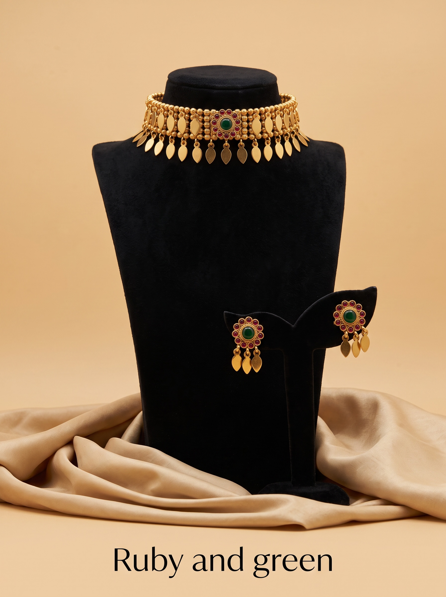 Elakkathali Pendant Choker Set